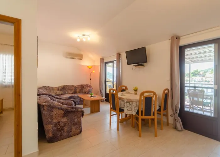 Apartman Brna 9162b Smokvica